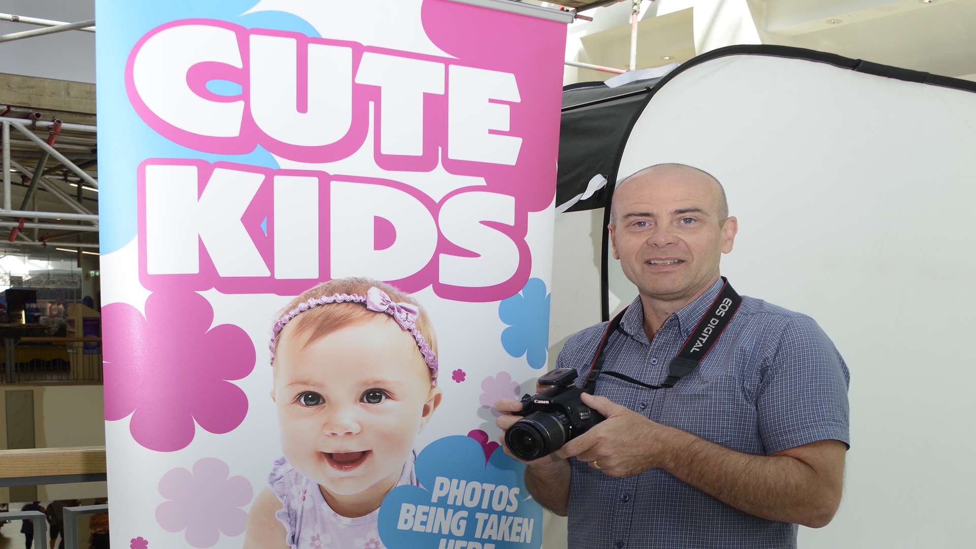 Cute Kids photographer Andy Nield who was based at The Mall, Maidstone.