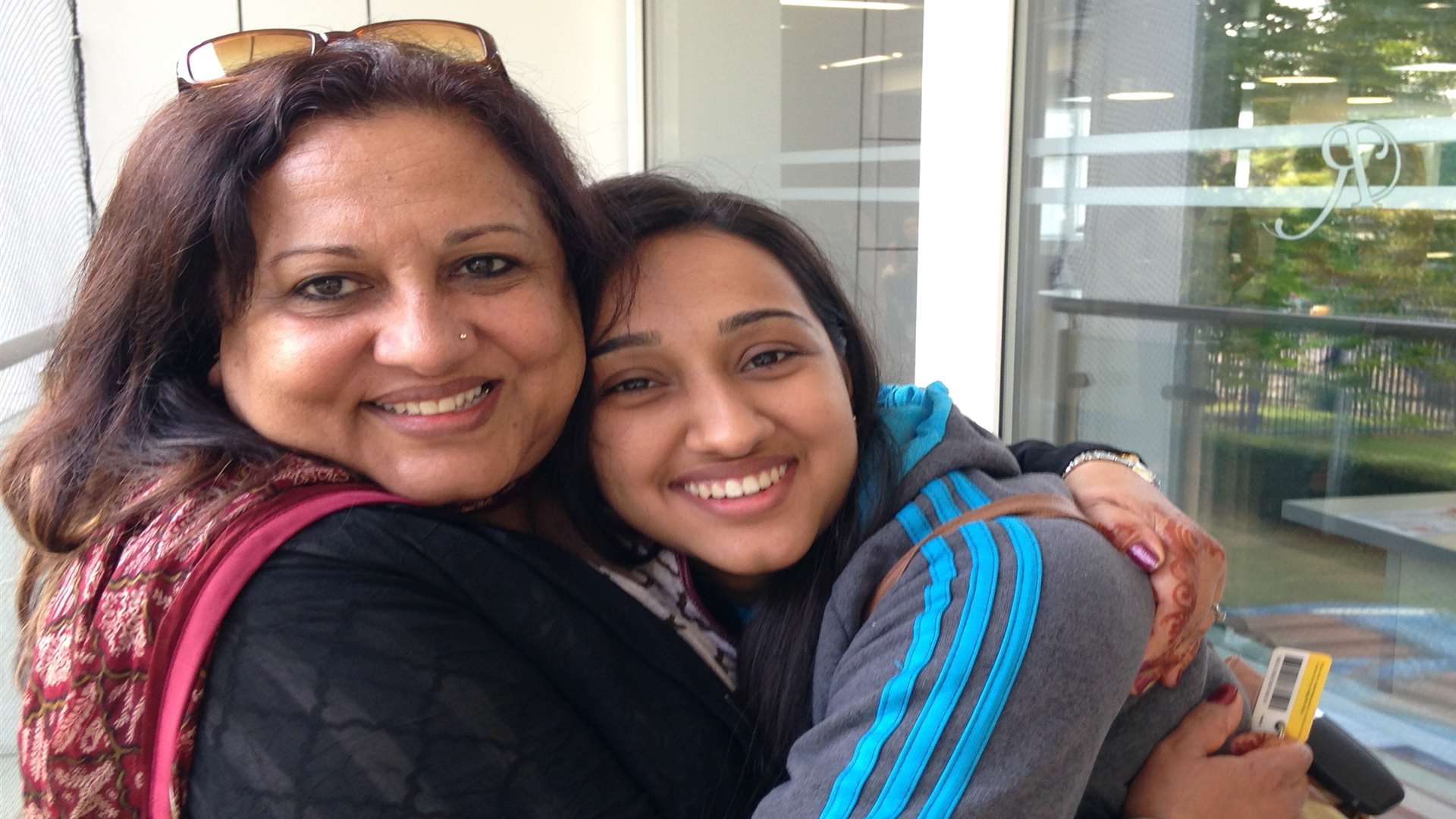 Ayesha Qureshi with mum Tabassum at Rainham School for Girls