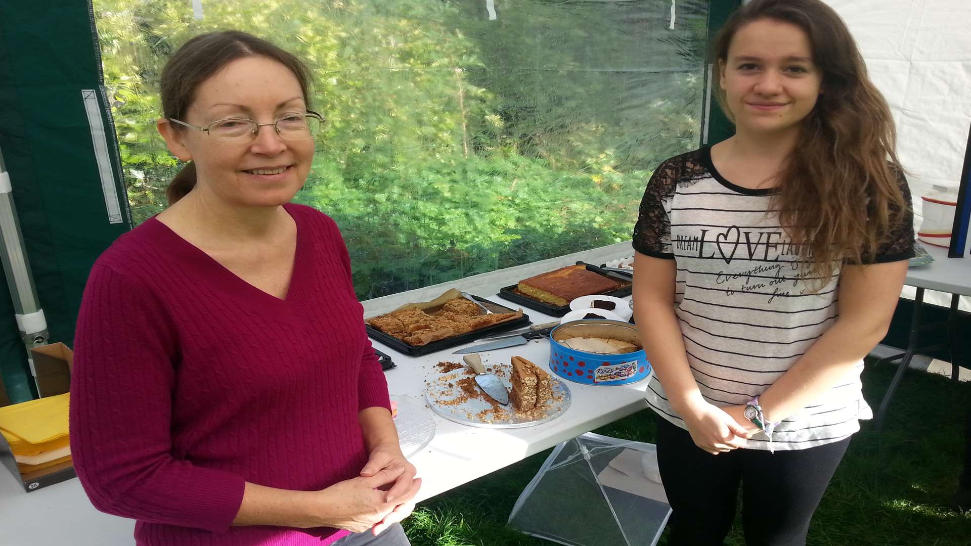 The cake-bakers: Jane Holman and Robyn Smith