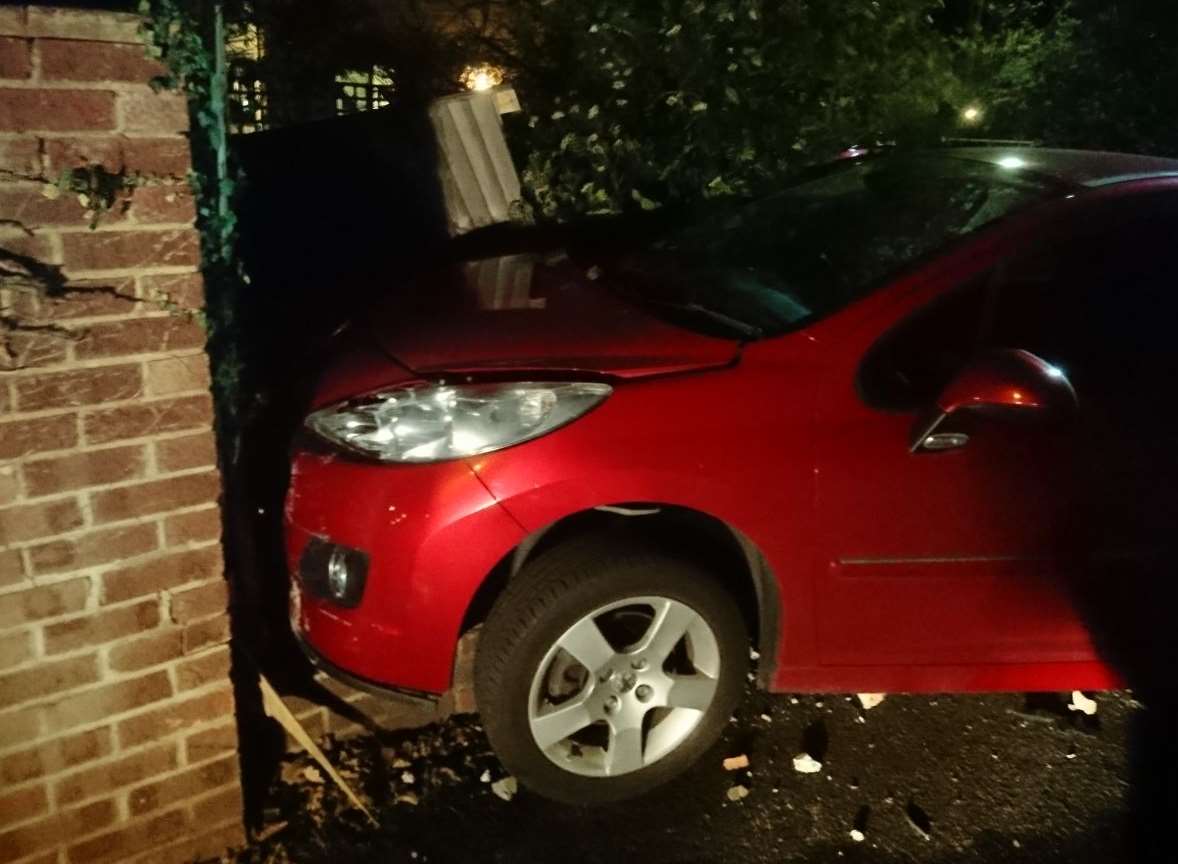The car hit a wall in Sea View Road