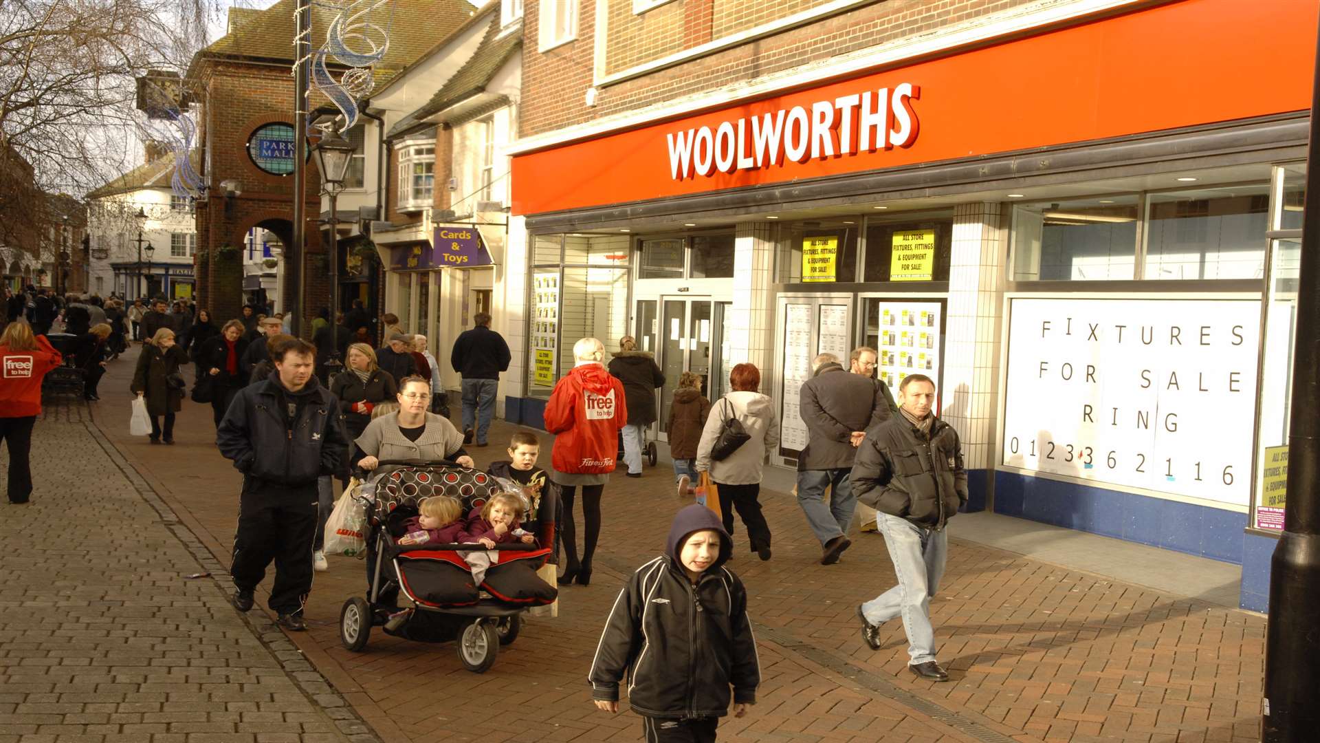 Woolworths shut up shop on New Year’s Eve in 2008