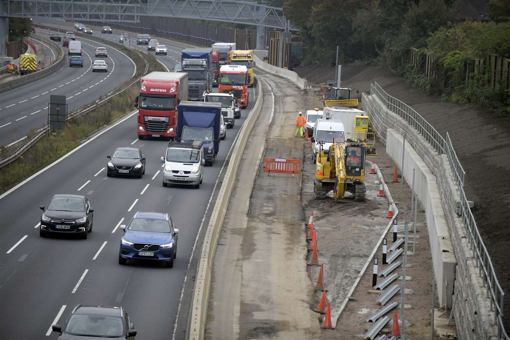 Construction of the smart motorway M20 between junction 4 and junction 5 in 2019