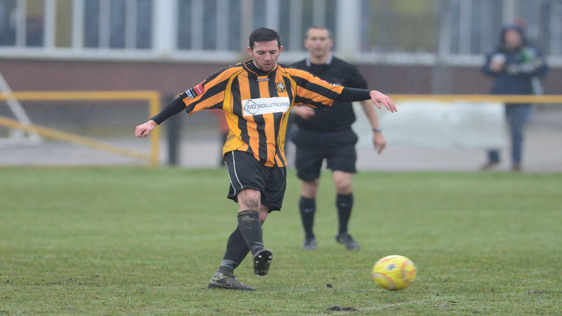 Ian Draycott scores from the spot for Folkestone. Picture: Gary Browne.