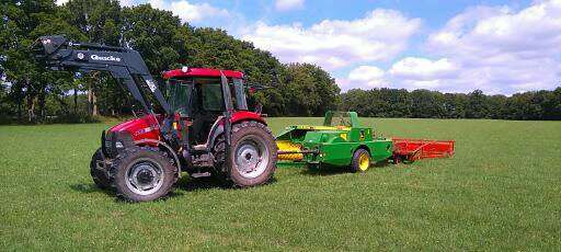 The tractor was a Case JX90, with a Quickie loader