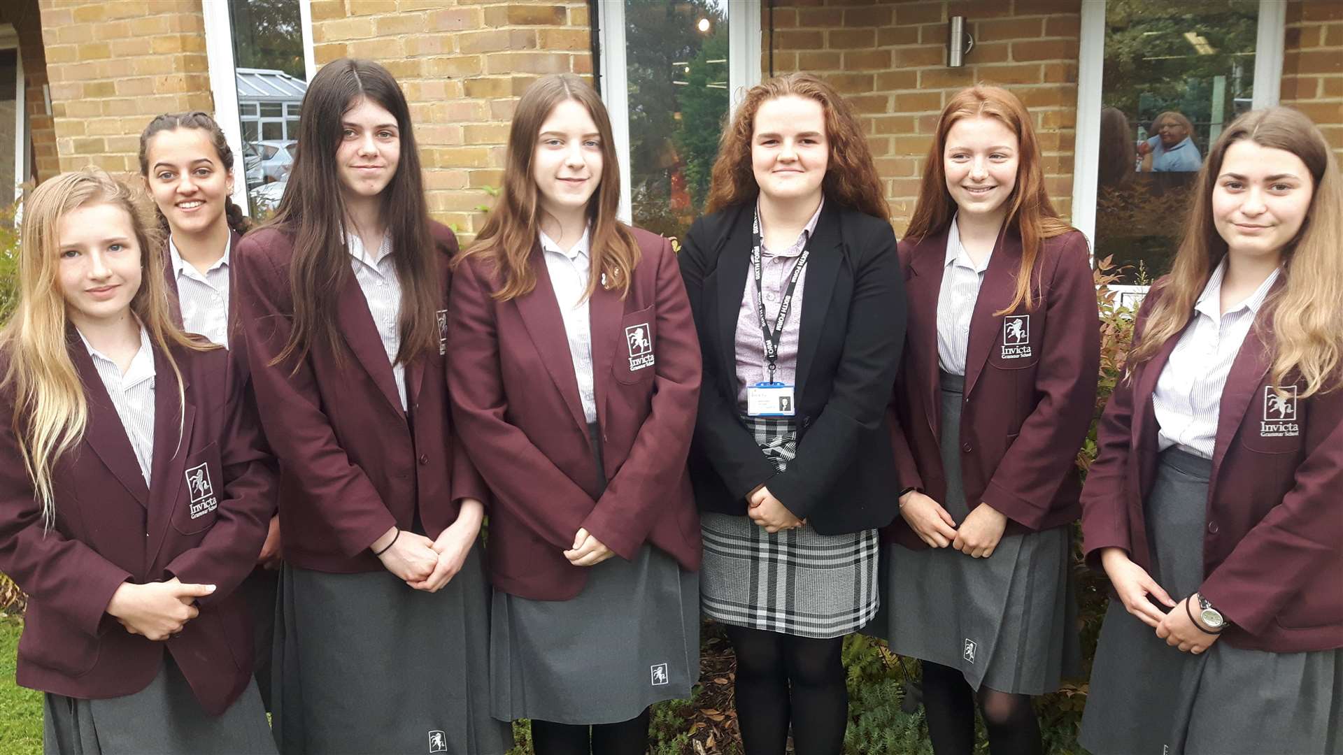 Invicta students: Lucy, Lauren, Niamh, Charlotte, Izzy, Caitlin and Katy (2217167)