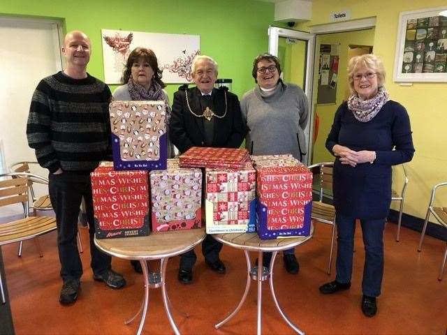 Sweet treats: The Mayor of Sandwich delivers 80 advent calendars to Sandwich Foodbank for the children who benefit from the service