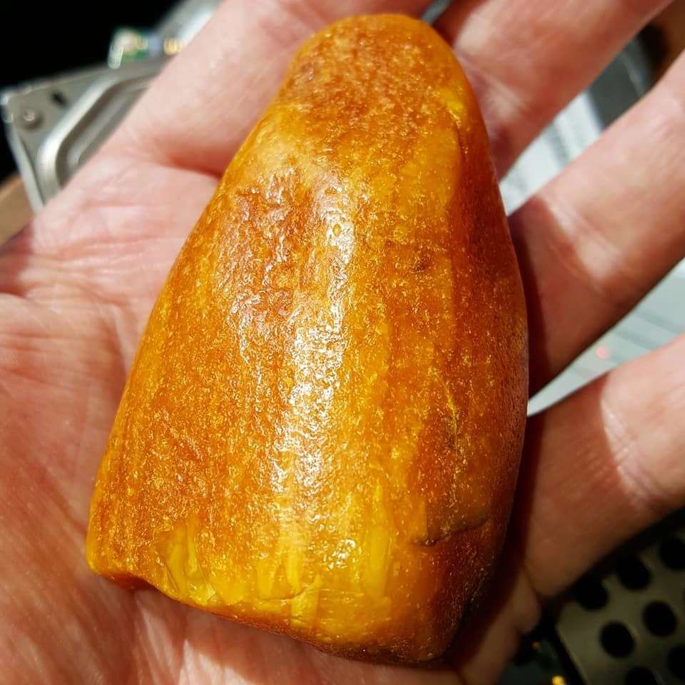 The biggest piece of amber Frank has found weighs a whopping 86.1g. Picture: Frank Leppard