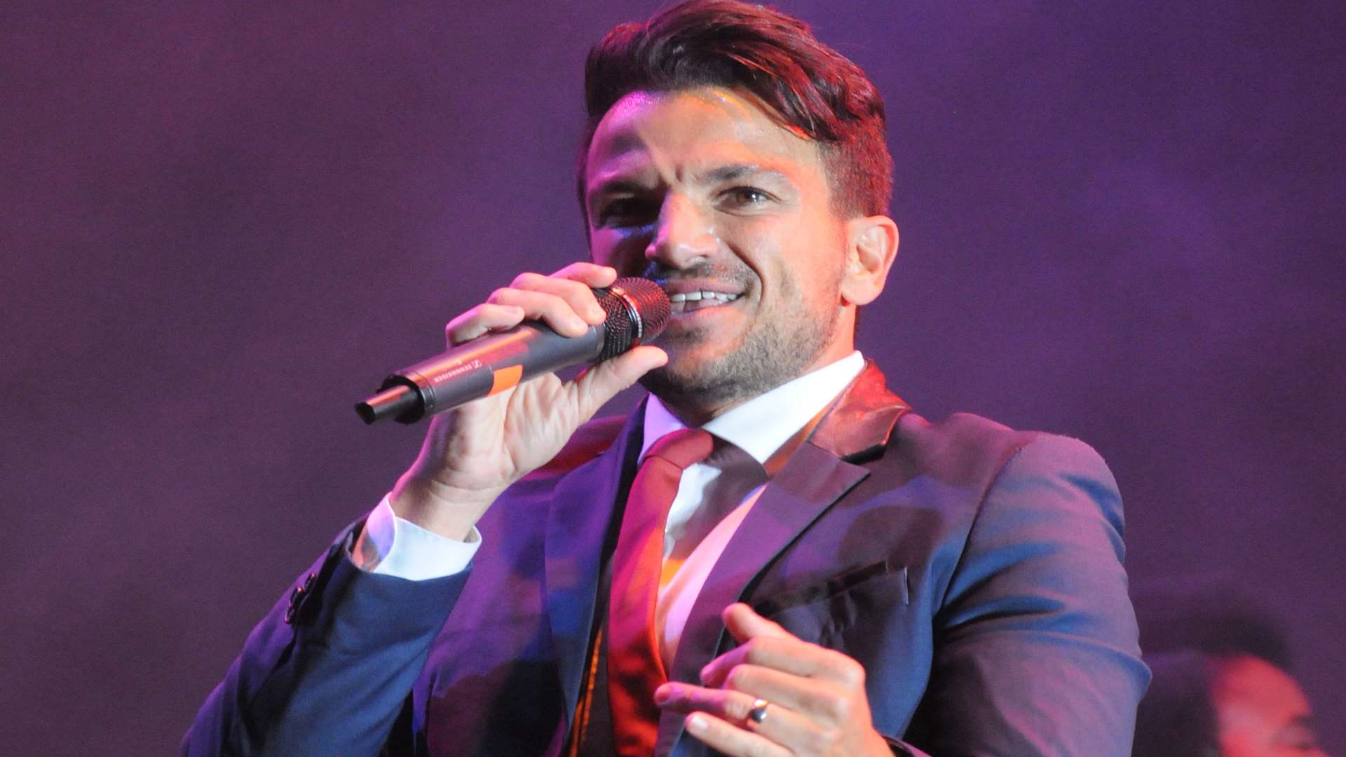 Peter Andre will be on kmfm on Friday