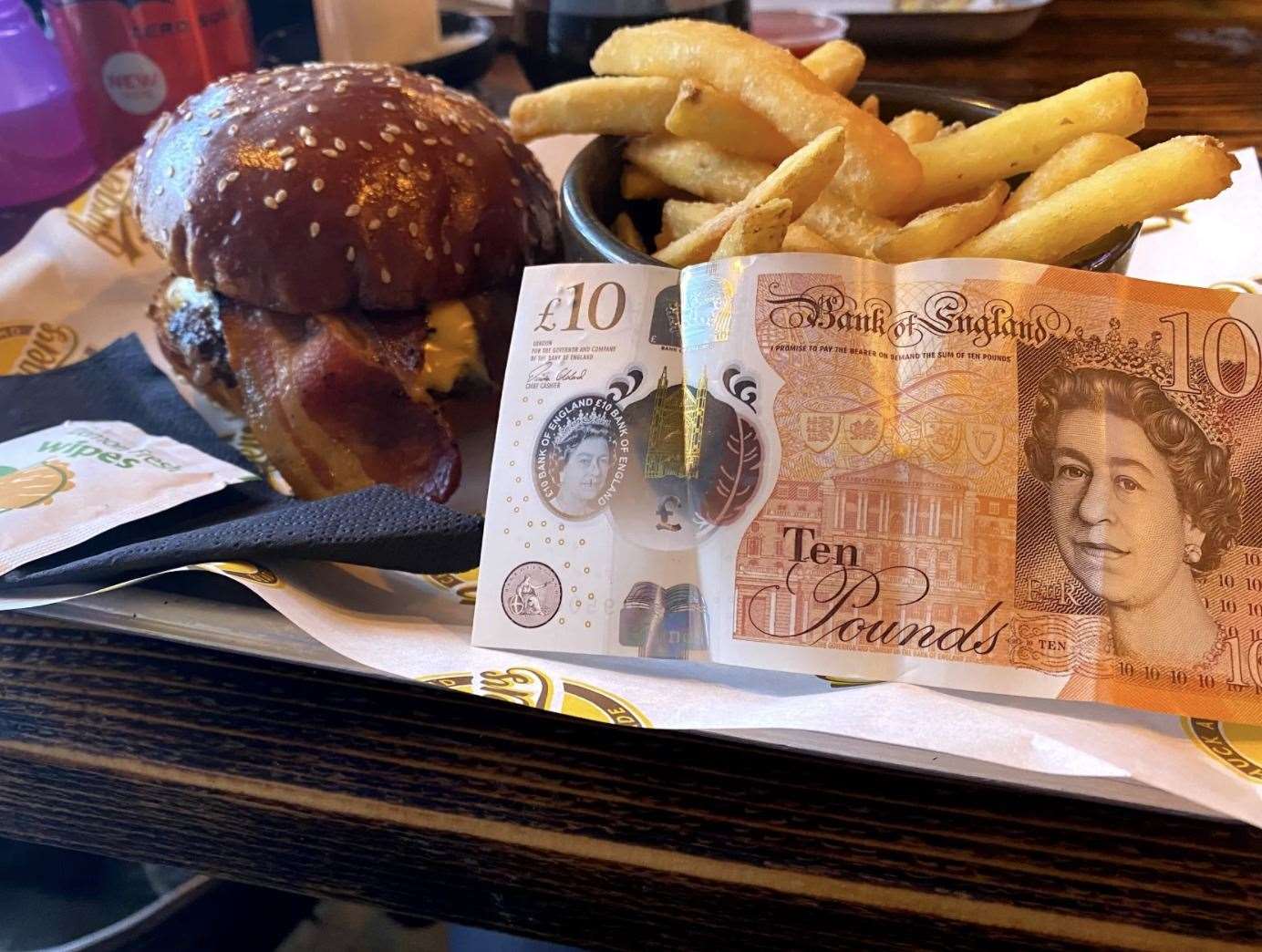 I could pay for my lunch in cash, although a card machine was offered first