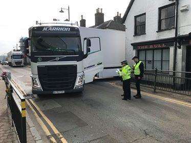 The lorry became stuck as it tried to turn onto London Road in Newington (1495996)