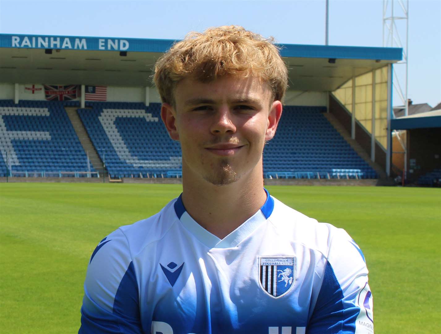Gillingham’s Australian teenager Matty Macarthur has signed on loan for Dartford and scored on his debut