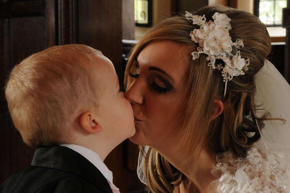 Kayleigh with her son Kai at her wedding photoshoot