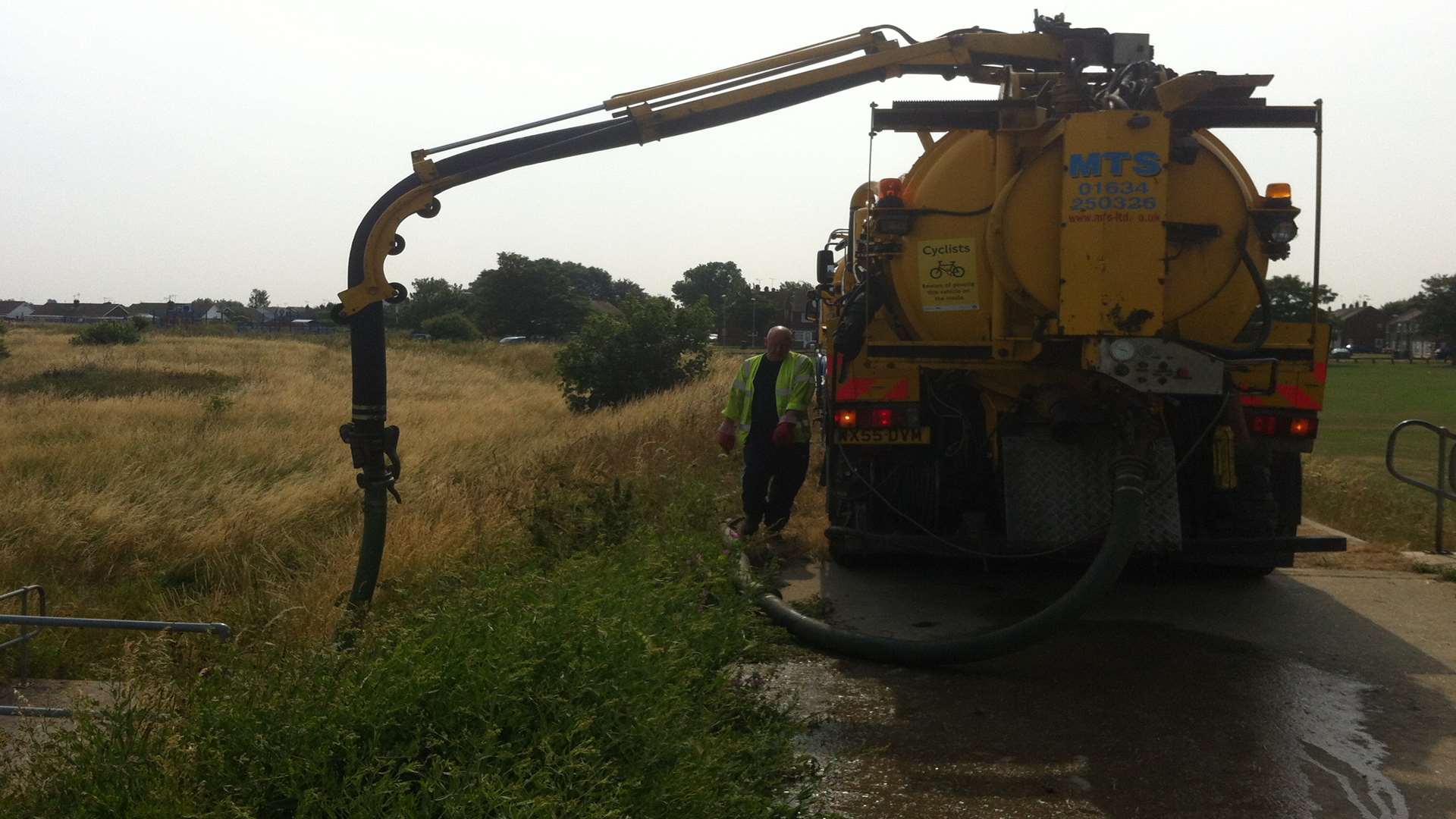 Sewage being pumped from Swalecliffe Brook