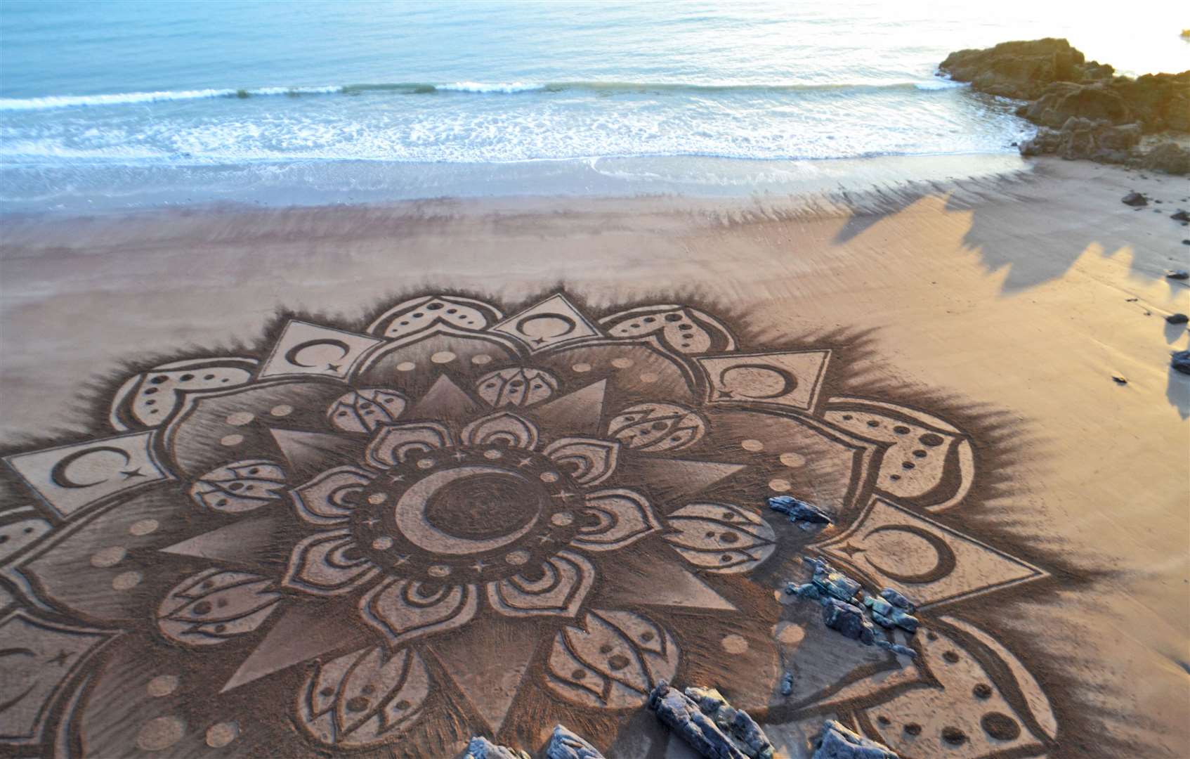 Jon Foreman’s large-scale beach art will be on the sands at Dymchurch for JAM on the Marsh