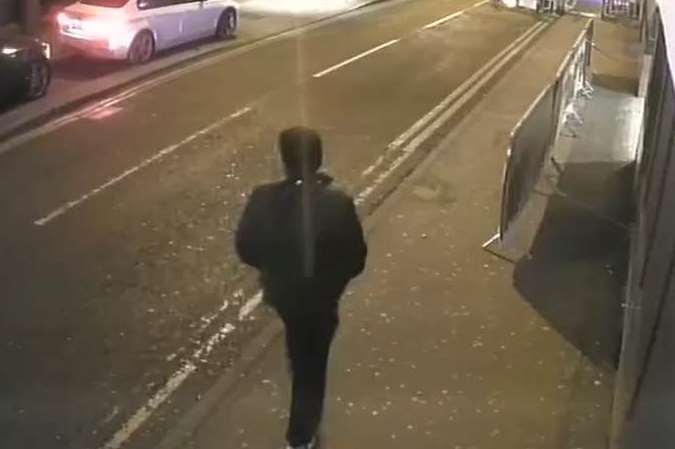 Police issued CCTV of this man they would like to speak to.