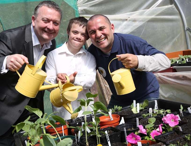 Oakley School, Tunbridge Wells gets a visit from celebrity gardener Chris Collins, right, and Andy Shaddick of competition sponsors Andy Shaddick