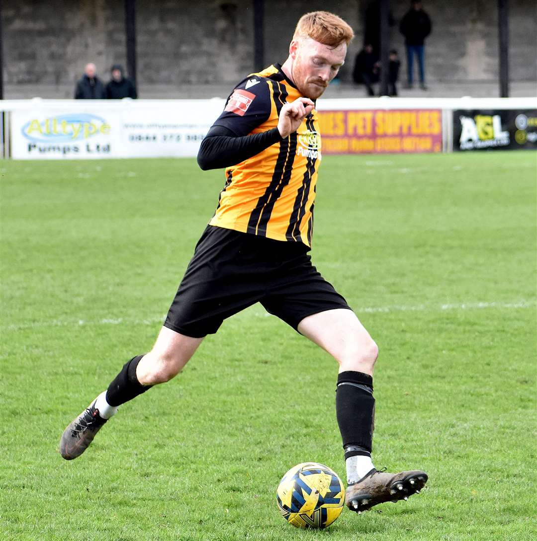 Robbie Dolan on the ball for Folkestone. Picture: Randolph File