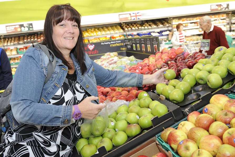 Customer Karen Dean was impressed with the fresh fruit