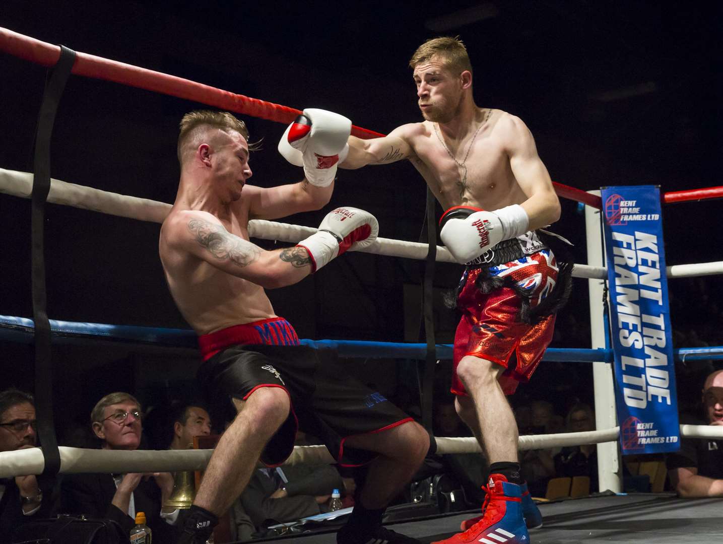 Chris Matthews, right, has Michael Horabin in trouble during their bout last Saturday Picture: Countrywide Photographic