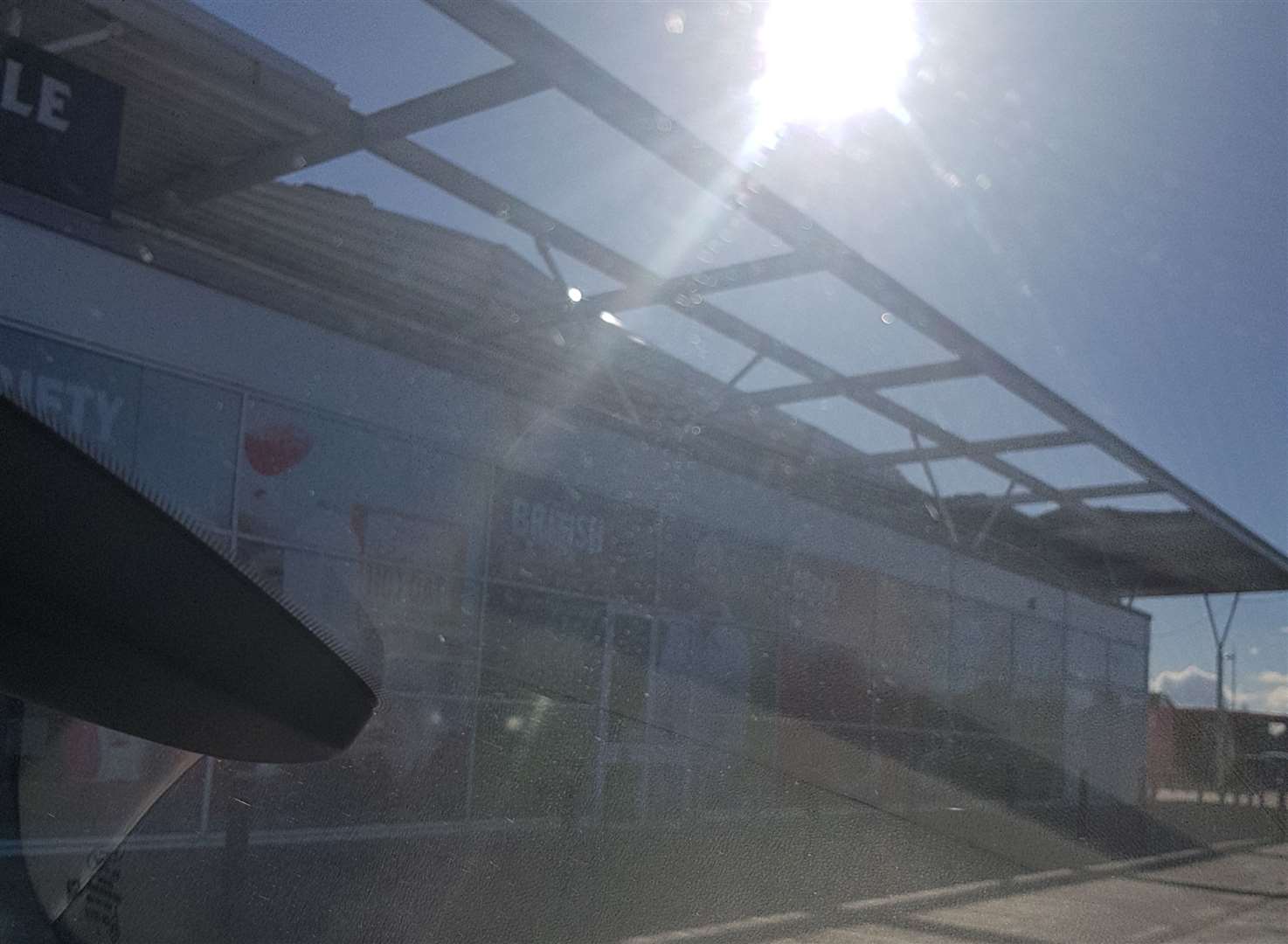 High winds have damaged the roof of Tesco Extra in Broadstairs Picture: Neil Burrow (7663369)