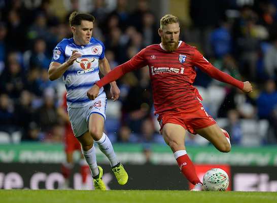 Scott Wagstaff lines up a shot for Gills at Reading Picture: Ady Kerry