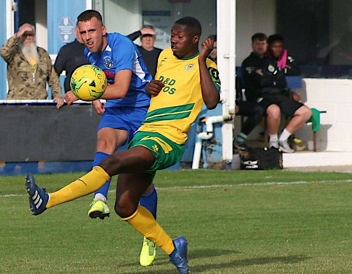 Midfielder Bradley Stevenson in action against Ashford in 2019 during his Herne Bay days - tonight he'll be back at Winch's Field with Billericay Town