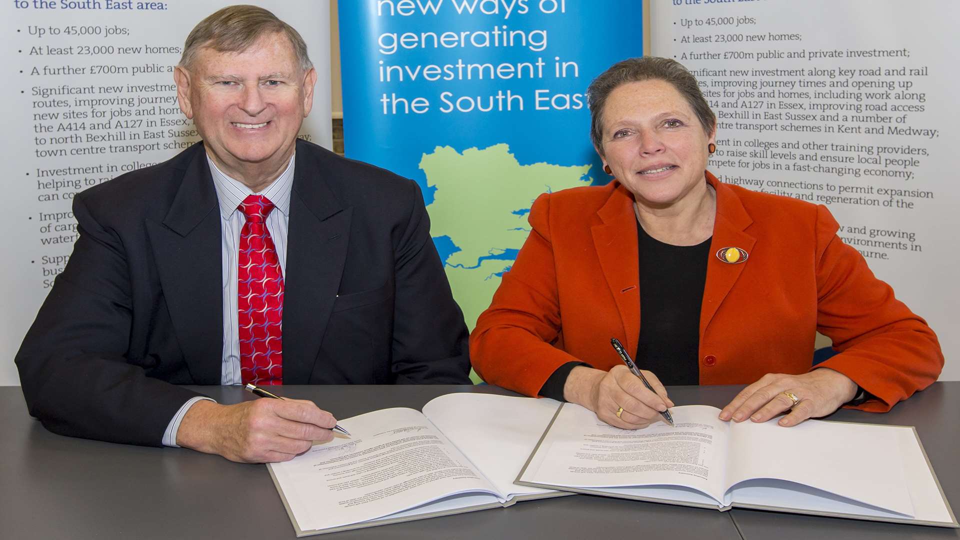 The South East Growth Deal has been formally signed by Transport Minister Baroness Kramer and SELEP chairman Peter Jones
