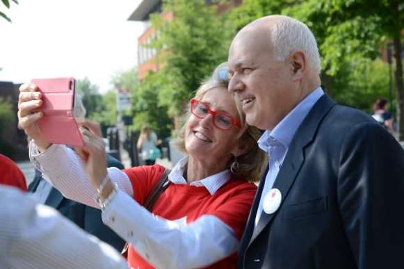 Ian Duncan Smith visits Maidstone in Brexit campaign event