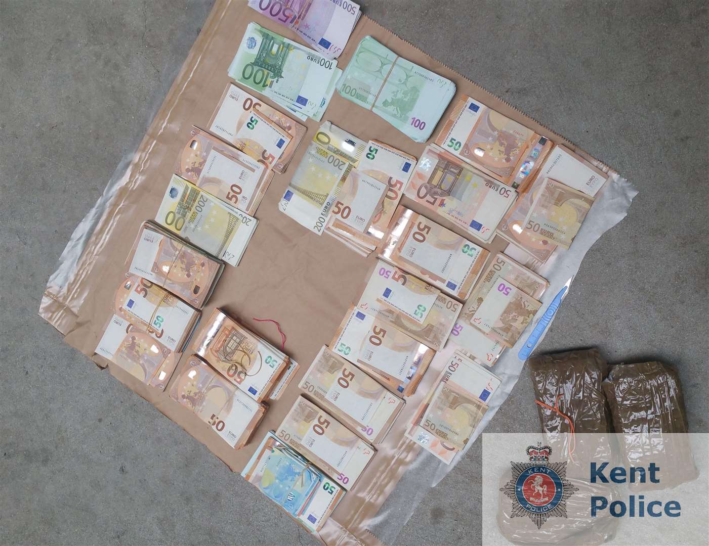 Seized cash totalling ore than €30,000 seized (2223225)