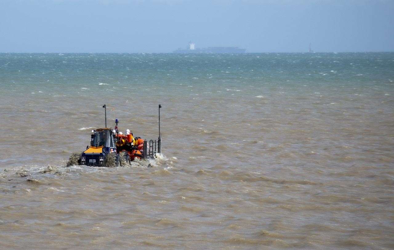 Fred Clarke Atlantic 75 RNLI lifeboat launching. Photo: Gavin Munnings