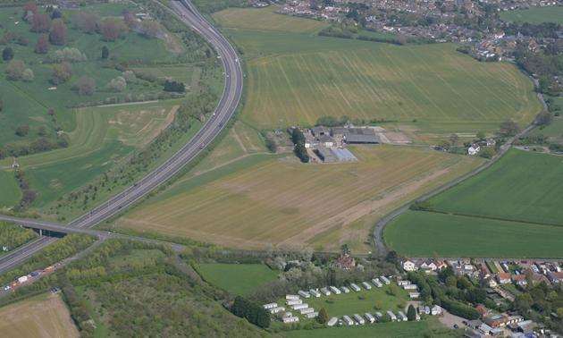 800 homes could be built at Strode Farm (1304517)