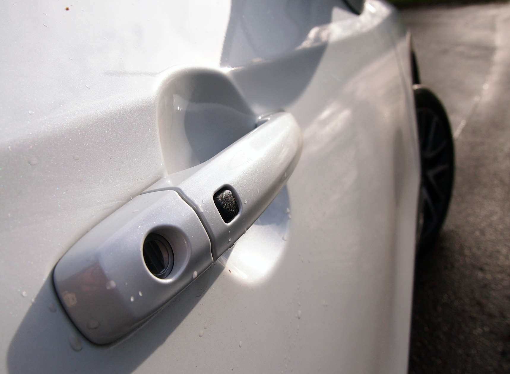 Thieves have been targeting vehicles parked in and around Sittingbourne