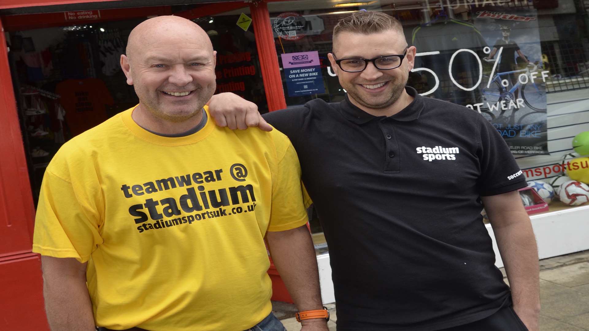 Mark Roach and Karl O' Brien are closing their Stadium Sports store to concentrate on their online business