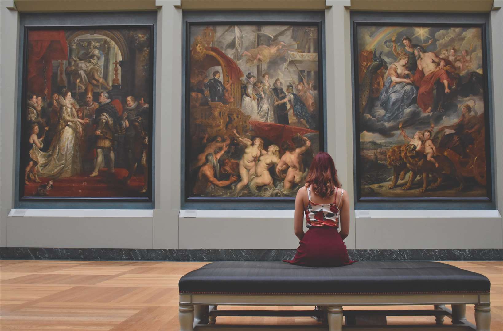 Take a virtual tour of a museum
