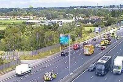 Several vehicles were involved in the crash on the M25