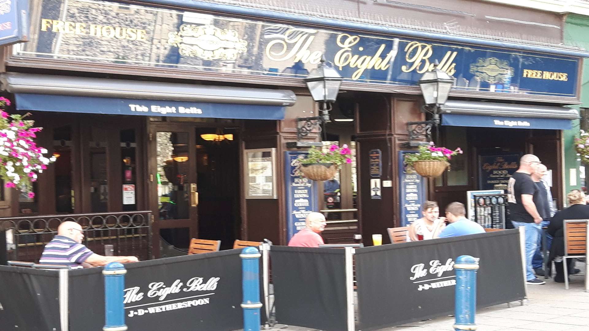 The Eight Bells, Dover