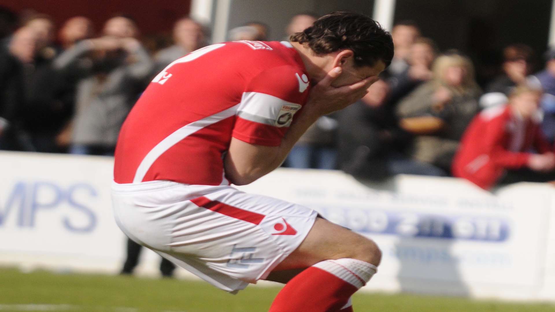 Head in hands time for Ebbsfleet's Tom Bonner Picture: Gary Browne