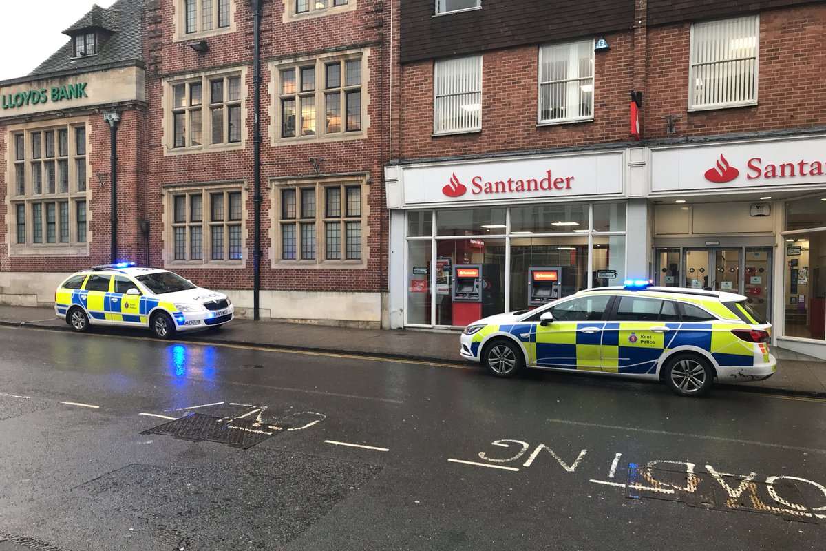 Police were called to the bank. Picture: @JSSevenoaks