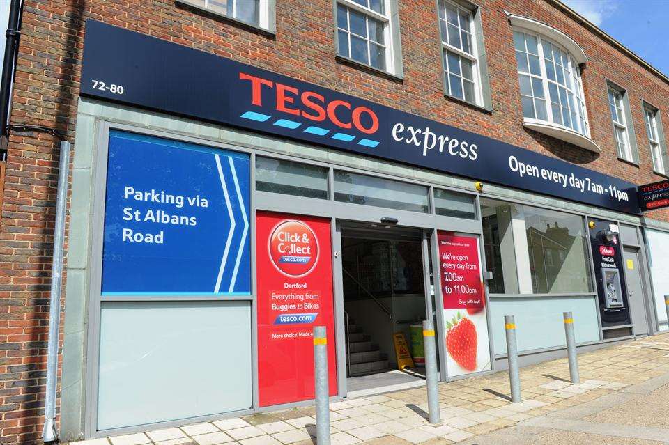 Tesco in East Hill was robbed