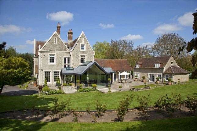 Six-bed detached house in Gallants Lane, East Farleigh. Picture: Zoopla / Savills