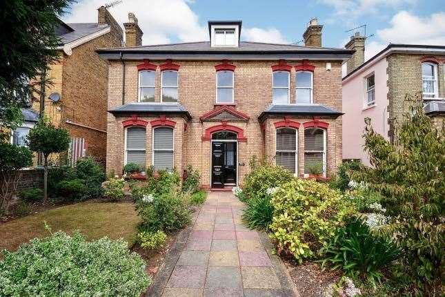 Six-bed detached house in Pelham Road, Gravesend. Picture: Zoopla / Mann