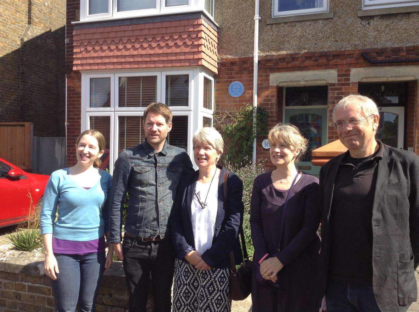 Plaque remembers Harold Truscott: Cop[pser's two daughters Hilary and Veronica and family outside their former home in Claremont Road, Deal