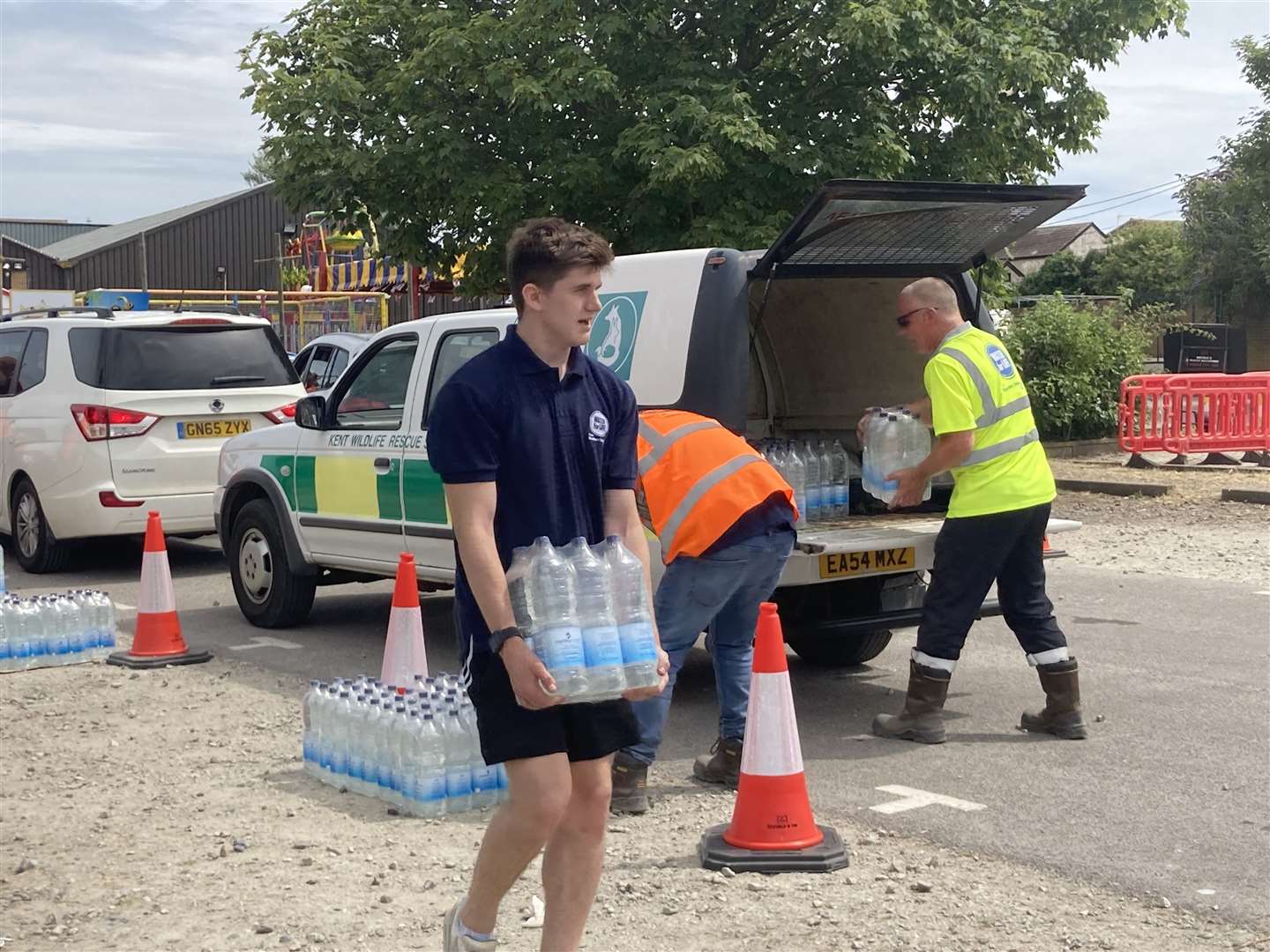 Southern Water providing 350,000 litres of bottled water to customers following a burst main