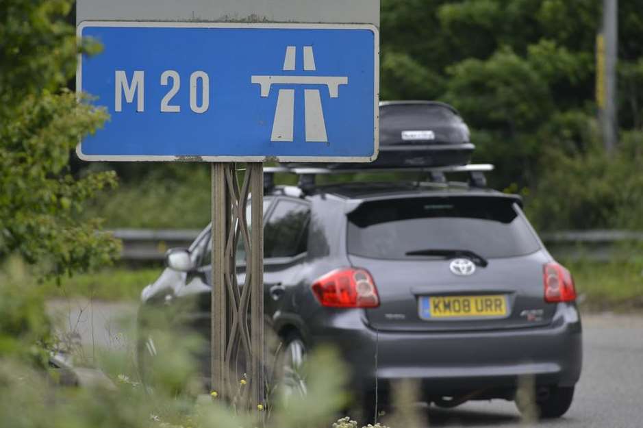 M20 road sign
