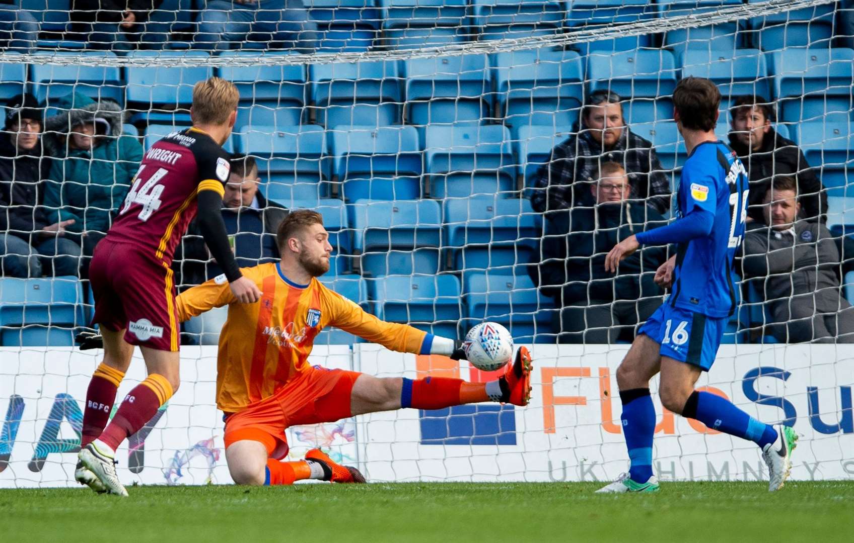 Tomas Holy makes a saves from Bradford's Josh Wright at Priestfield Picture: Ady Kerry