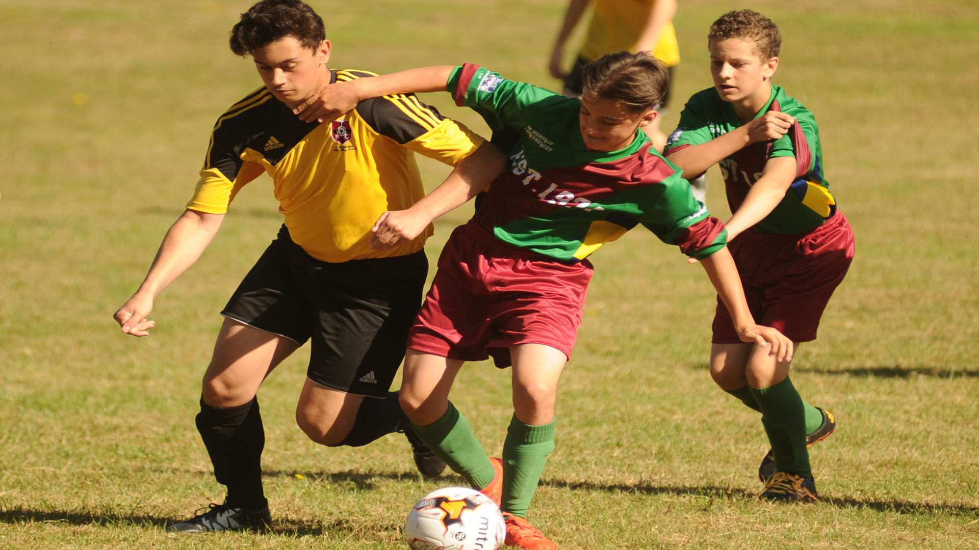 Under-15 sides Cobham Colts and Thamesview Rangers do battle in Division 2 Picture: Steve Crispe