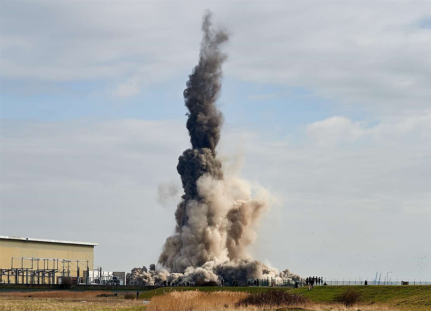 The demolition of the chimney at Kingsnorth Power Station