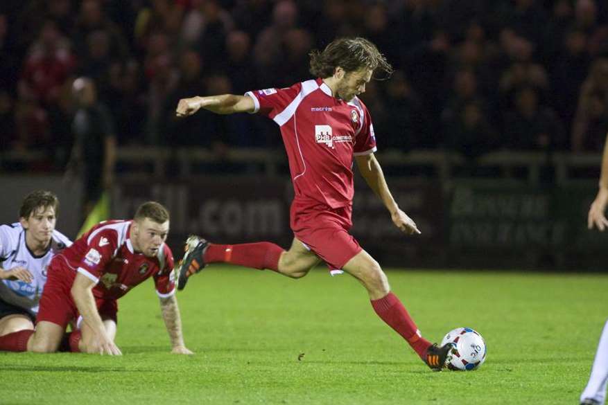 Daryl McMahon tries his luck for Ebbsfleet (Pic: Andy Payton)