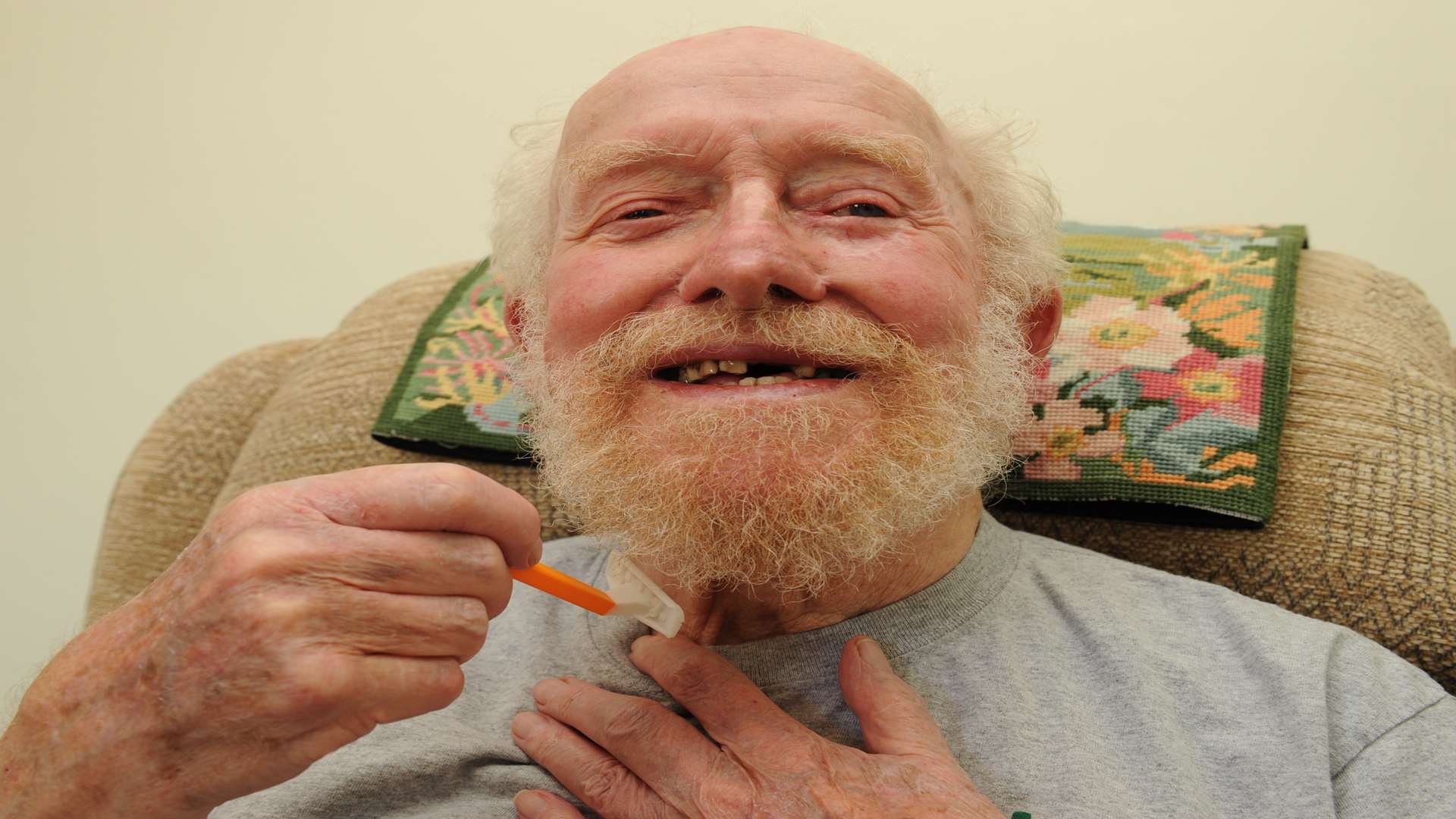 Richard Keeling, 87, is shaving his beard for charity