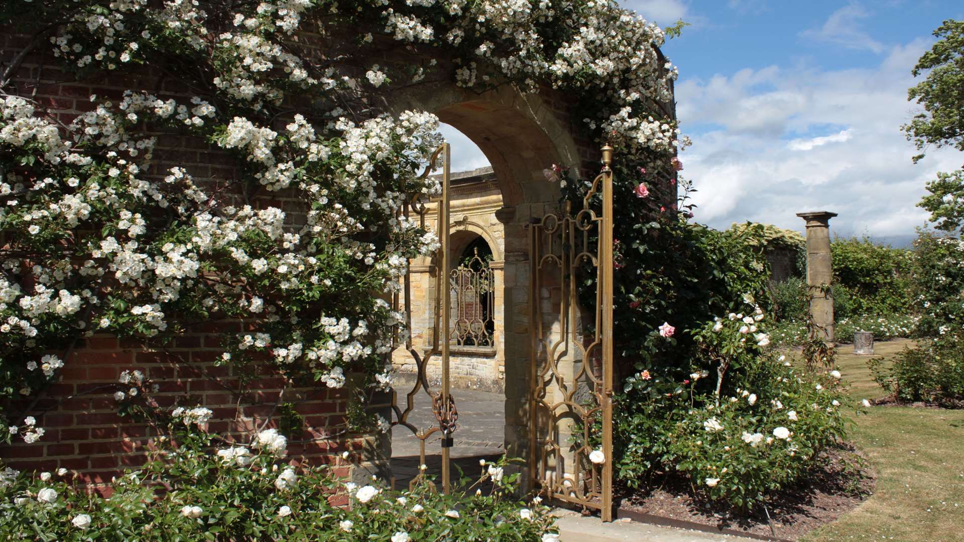 Hever in Bloom features quotes from literary greats and Harry Potter's glasses in flowers